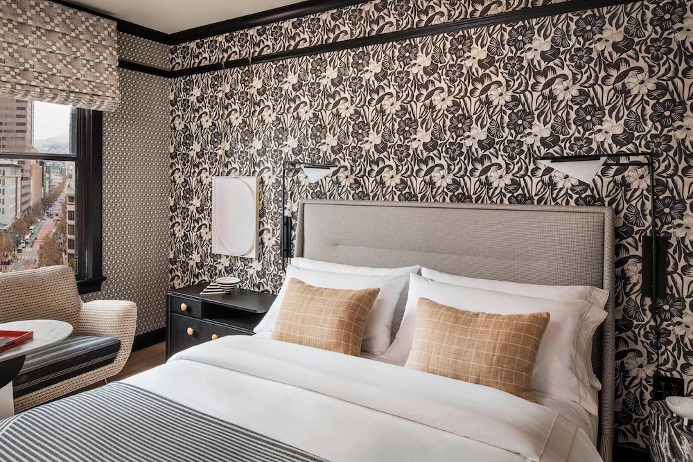 Premier Room, 1 King Bed