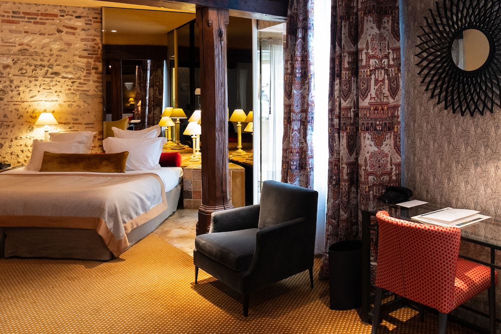 Deluxe Suite, Courtyard View photo 1