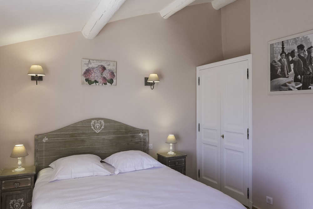 Superior Double Room, 1 Queen Bed, City View, Executive Level photo 1