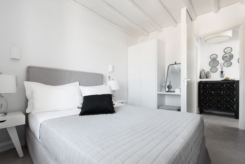 Suite, 2 Bedrooms, Sea View (Outdoor Hot Tub) photo 2