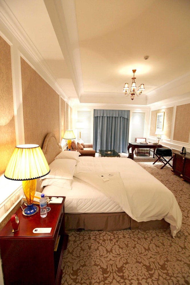 Standard Room, 1 King Bed, Sea View photo 3