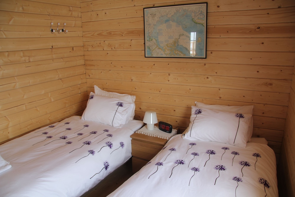 Cabin, 2 Bedrooms photo 1