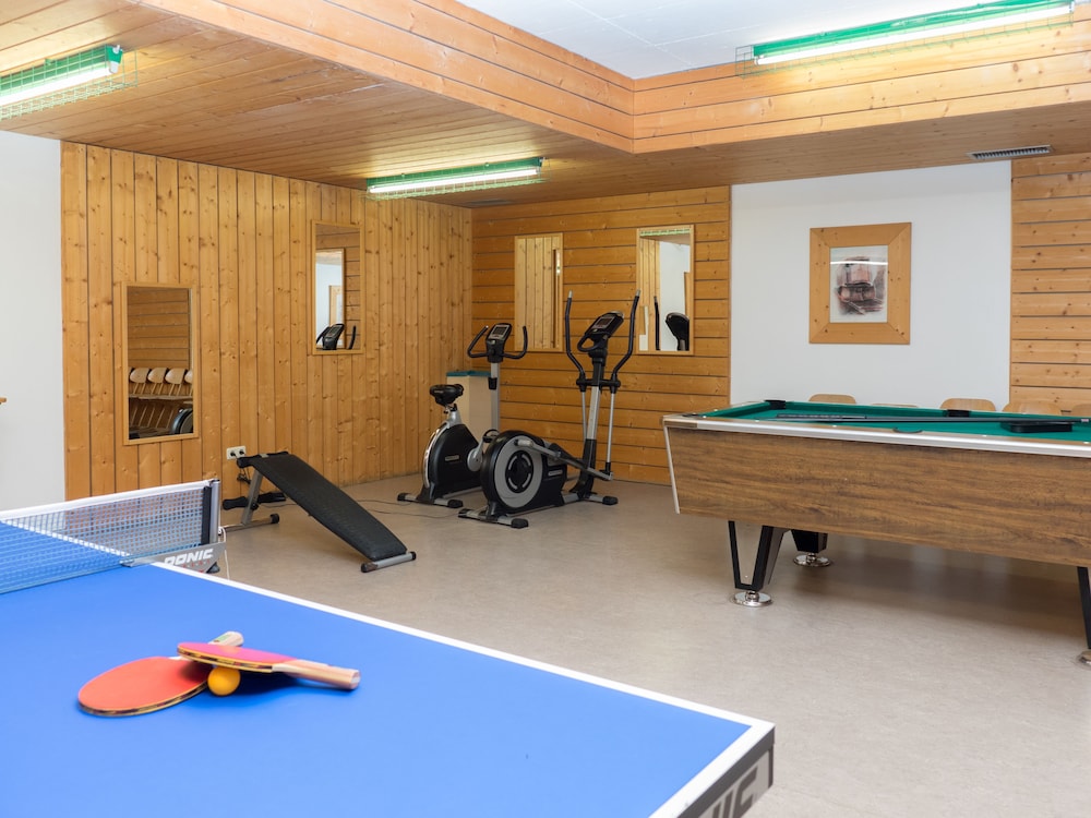Apartment, 1 Bedroom (Next to street, Westside)