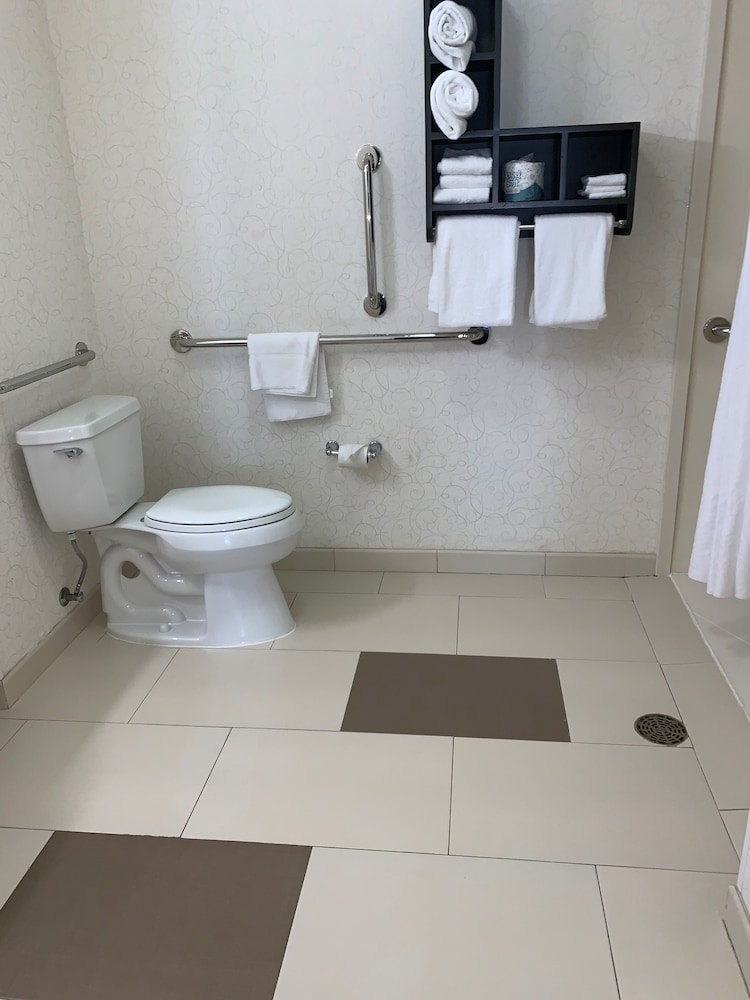Room, 2 Queen Beds, Accessible, Non Smoking - Photo 8