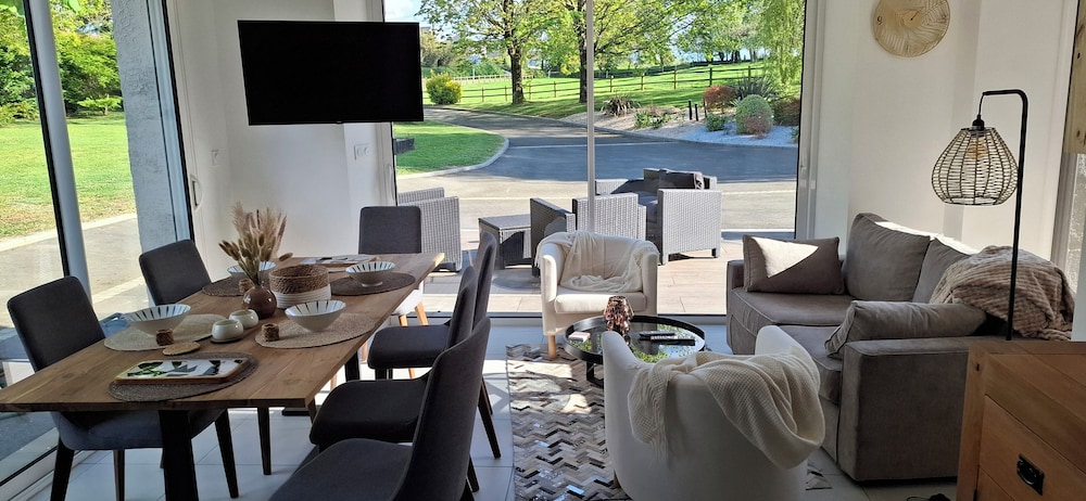Comfort House, Garden View