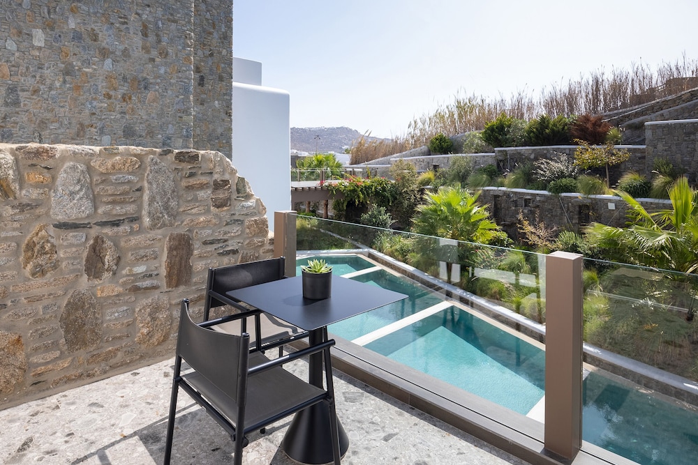 EPIC Junior Suite with Jacuzzi and Garden View - Photo 9