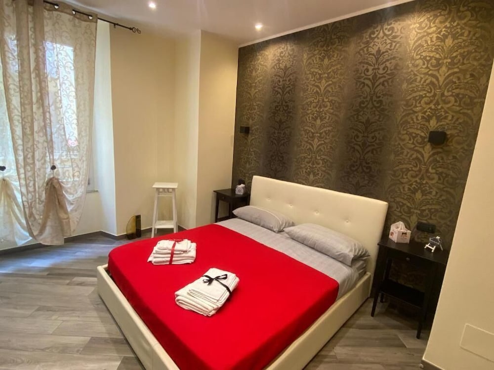 Premium Room, 1 King Bed photo 1