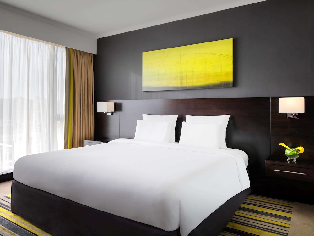 Junior Suite, 1 King Bed with Sofa bed