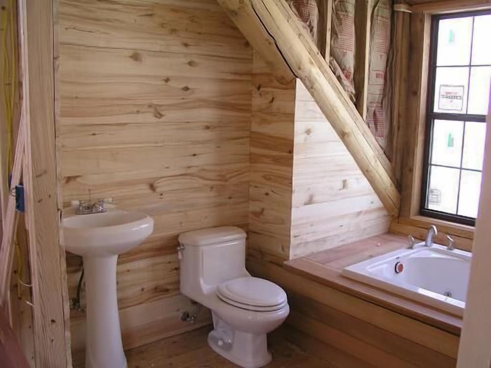 Deluxe Cabin, Multiple Bedrooms, 2 Bathrooms photo 2