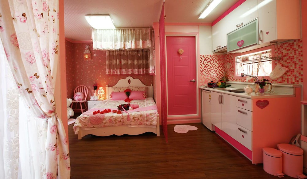 Couple Room C: Azalea photo 3