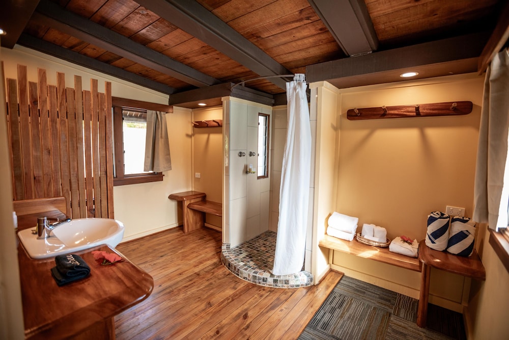 Edgewater Floating Bure