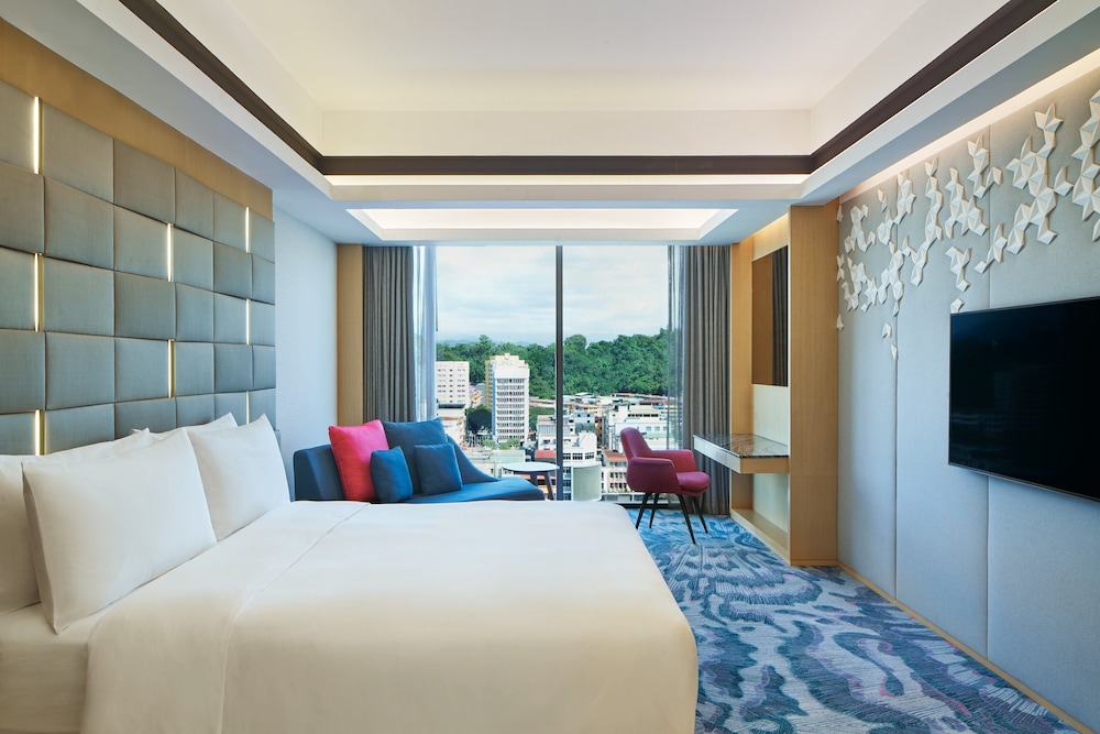 Club Suite, 1 Bedroom, Non Smoking, City View - Photo 1