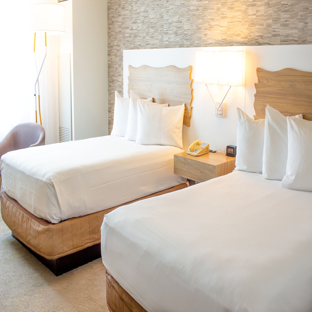 Room, 2 Double Beds, Accessible - Photo 3