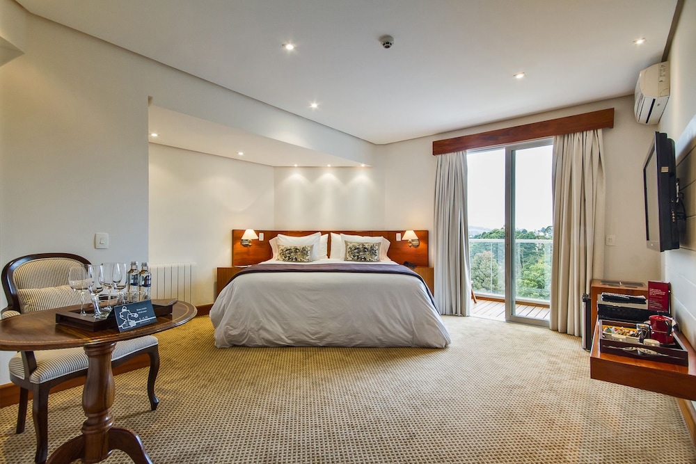 Room (Charm)