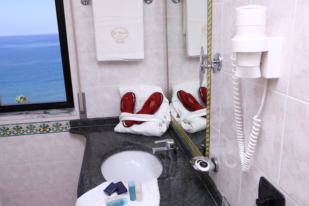 Deluxe Triple Room, Sea View photo 2