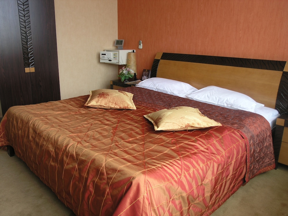 Luxury Suite photo 2