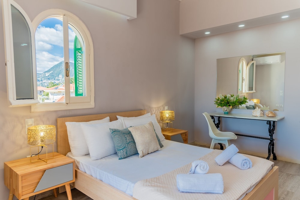 Villa photo 1