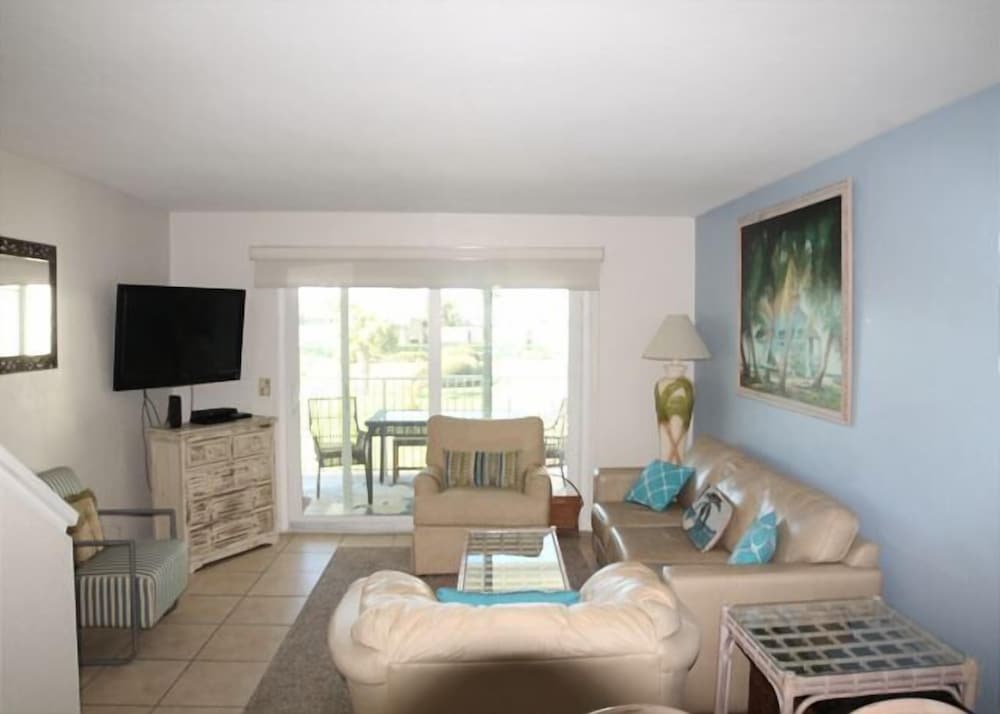 Condo, 2 Bedrooms