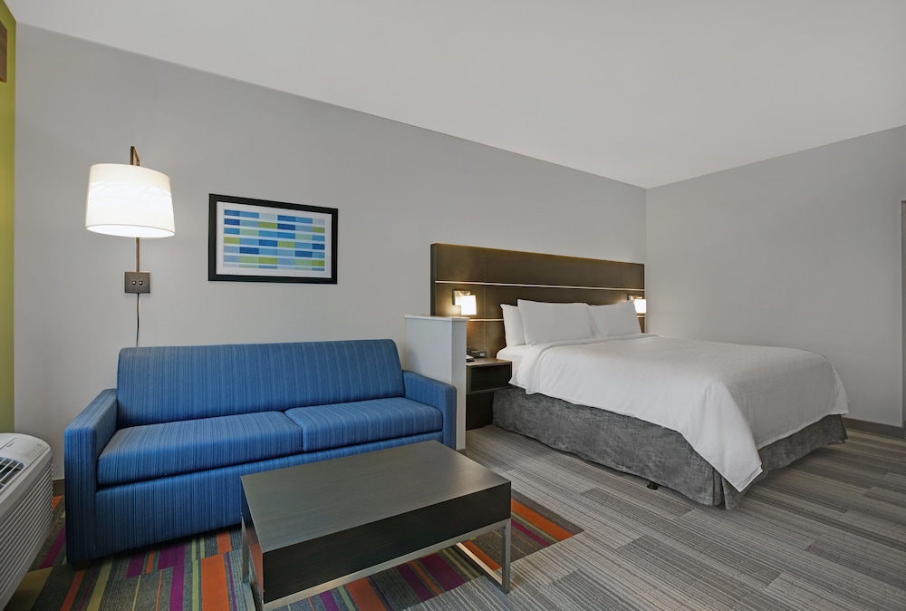 Standard Room, 1 King Bed, Accessible, Non Smoking - Photo 2