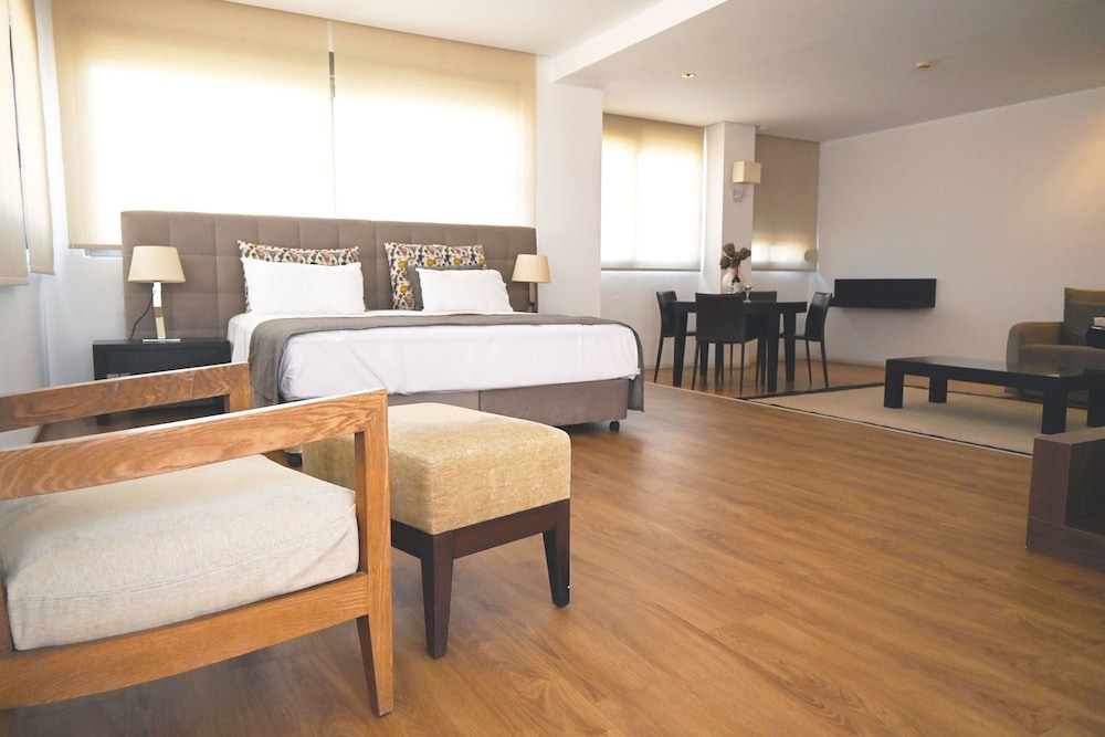 Penthouse Suite - Photo 1