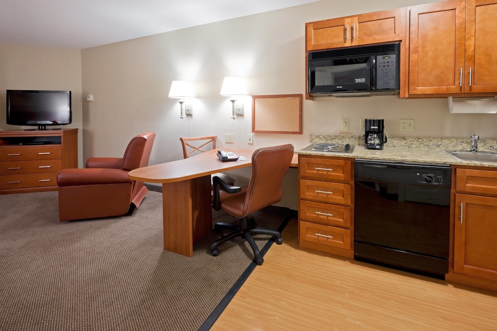 Suite, 1 Bedroom - Photo 1