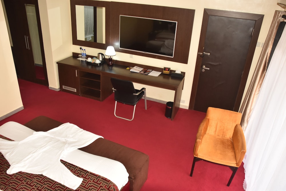 Suite, 1 King Bed, Non Smoking (Separate Lounge) photo 1