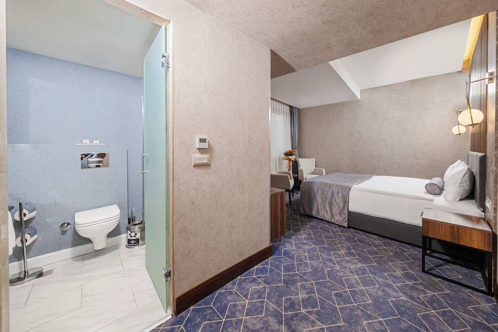 Atrium Room photo 2