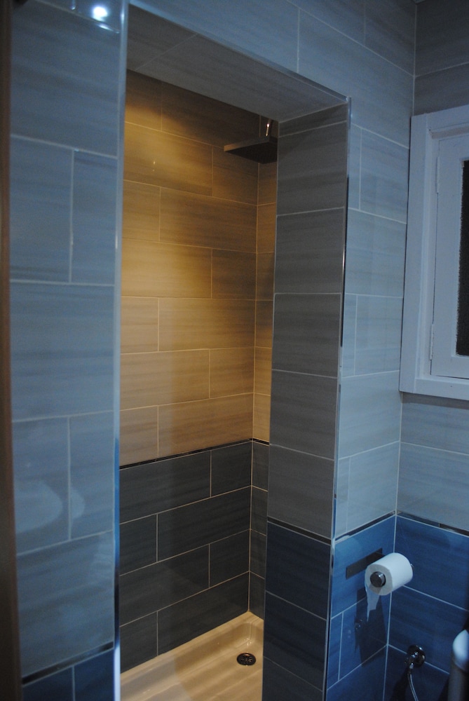 Double Room - Photo 10