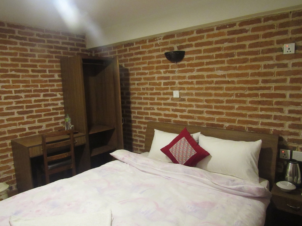 Deluxe Double Room, 1 Queen Bed, Valley View