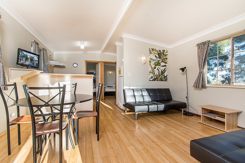 Standard Suite, 2 Bedrooms, Kitchenette (Windmill Cottage 1 night) - Linen extra charge photo 1