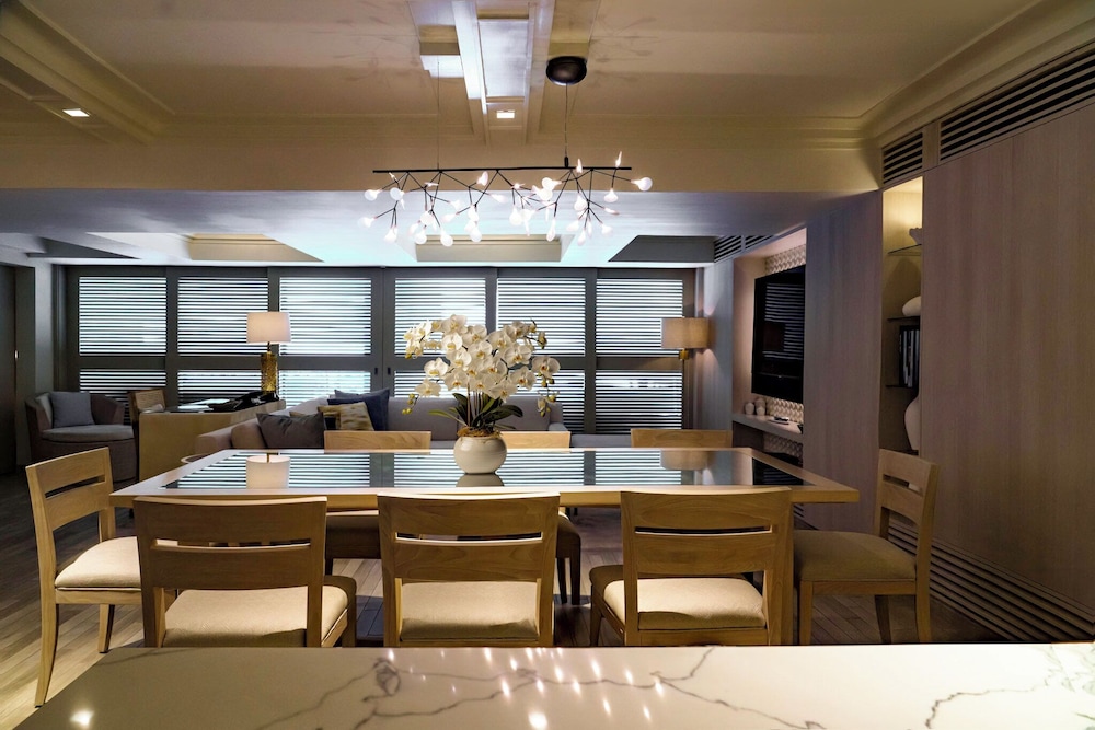 ESPACIO THE JEWEL OF WAIKIKI: Penthouse (Diamond Suite) photo