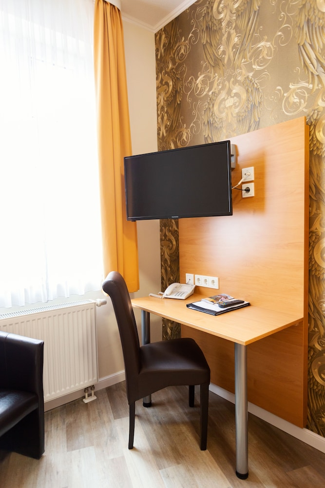 Single Room photo 3