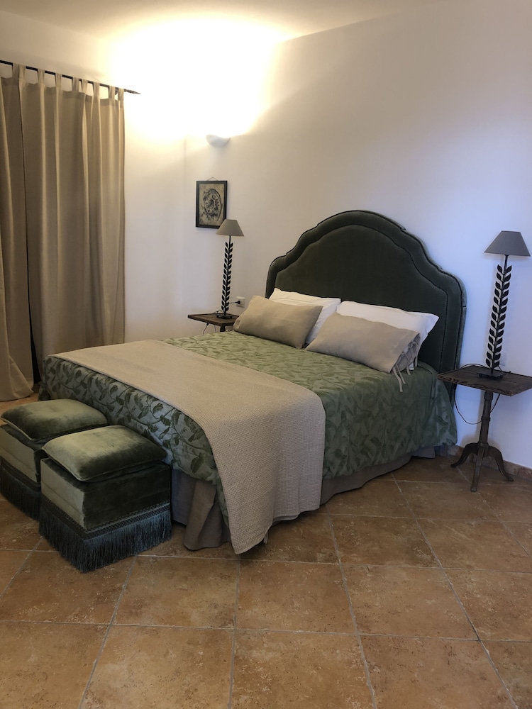 Deluxe Double Room, City View (Green)