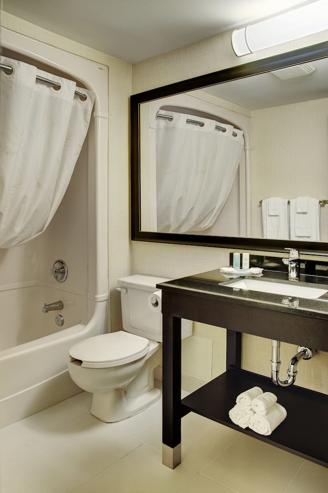 Standard Room, 1 Queen Bed with Sofa bed, Non Smoking, Ground Floor (Drive Up) - Photo 5