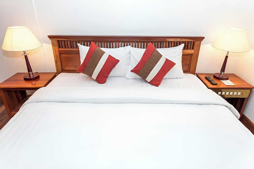 Deluxe Double Room with Balcony - Photo 2