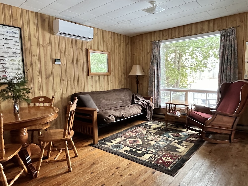 Cottage 7 Waterfront photo 1