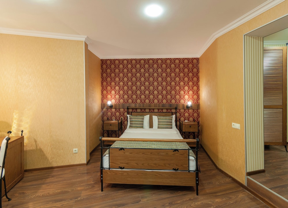 Basic Double Room photo 2