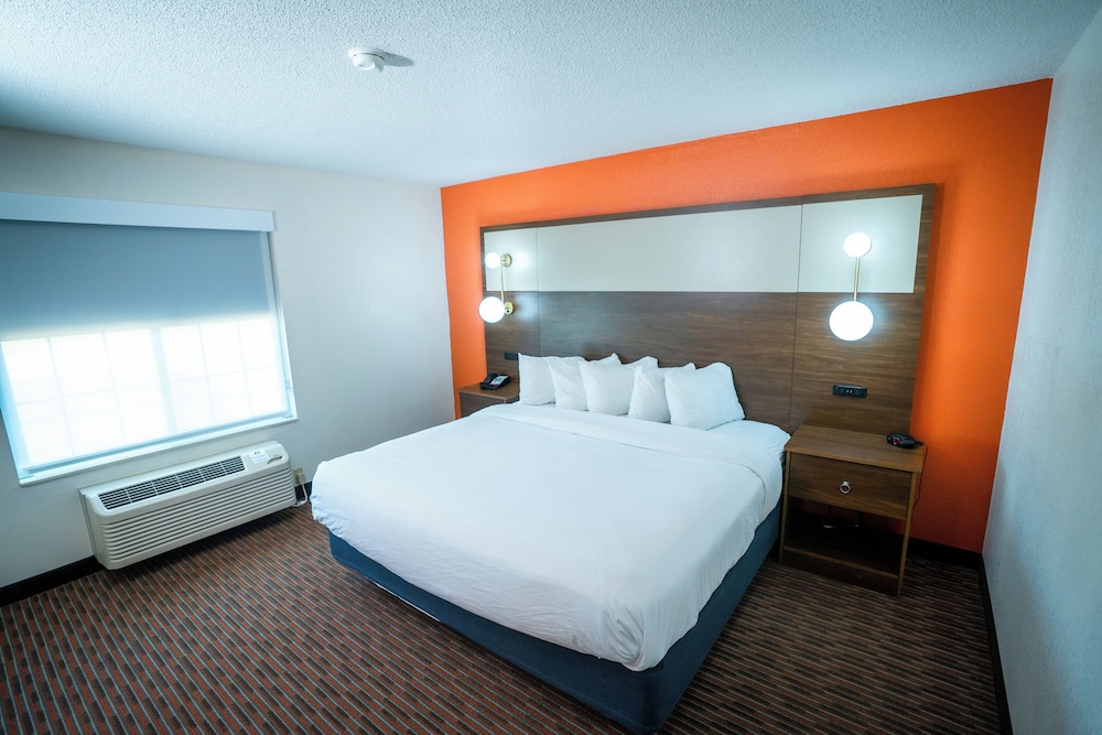 Room, 1 King Bed, Non Smoking - Photo 1