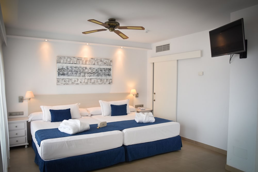 Family Room - Photo 1