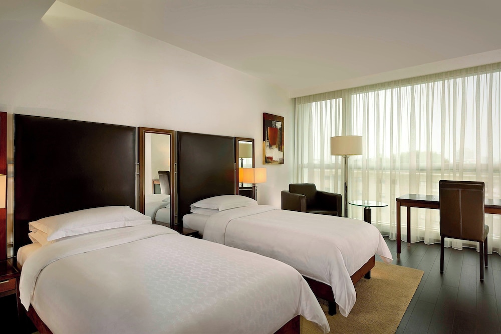 Premium Room, 2 Twin Beds - Photo 1