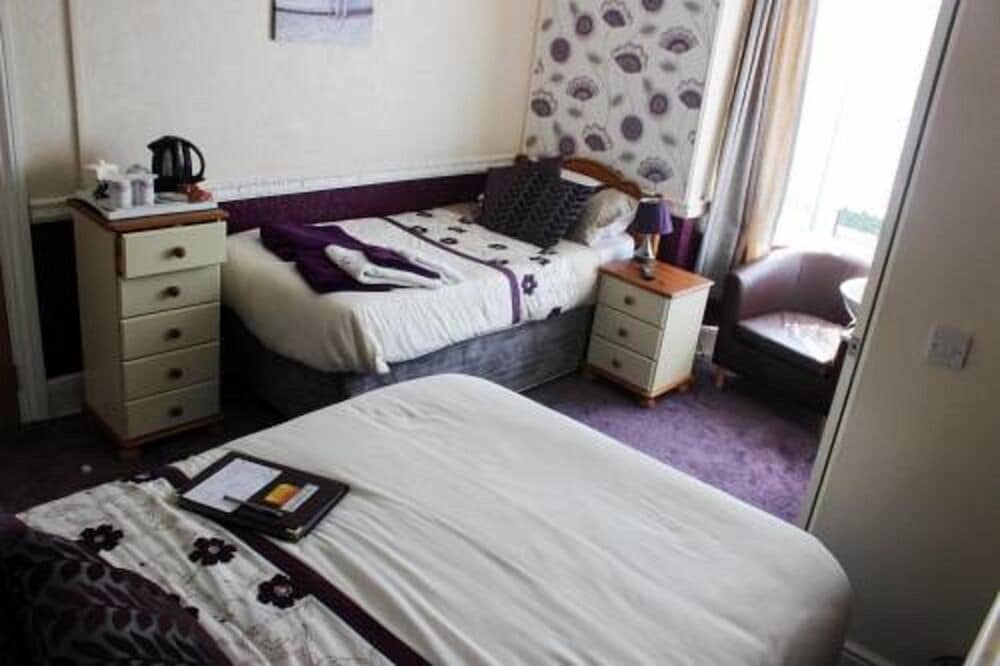 Family Room, Ensuite photo 1