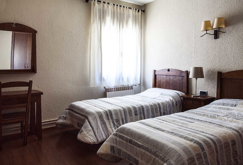 Double or Twin Room photo 2