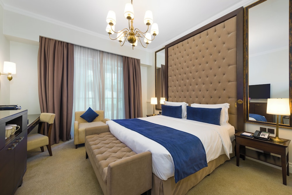 Deluxe Room - Private Beach, Infinity Pool, Lazy River & Kids Club Access