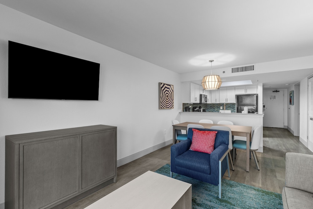 Mariner Ocean View Deluxe Two Bedroom Condo - Photo 9