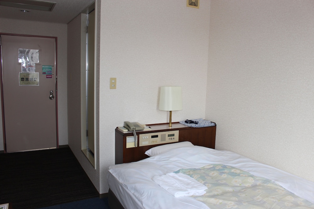 Room (X) photo 2