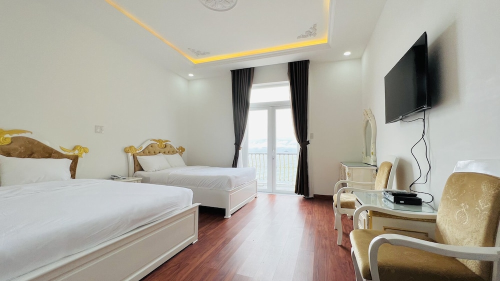 Deluxe Quadruple Room