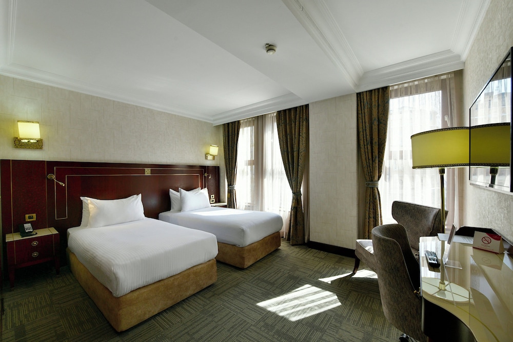 Premium Room, 2 Twin Beds, Smoking, Club Lounge Access photo 1
