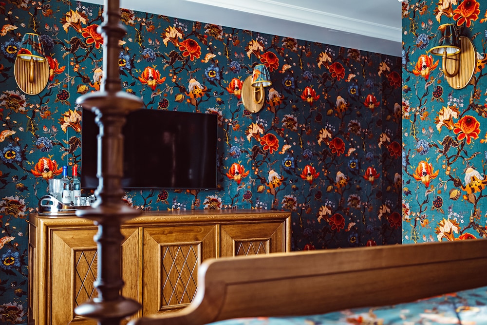 Parisian room photo 2