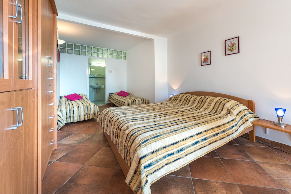 Comfort Triple Room, Terrace, Sea View (B2) photo 3