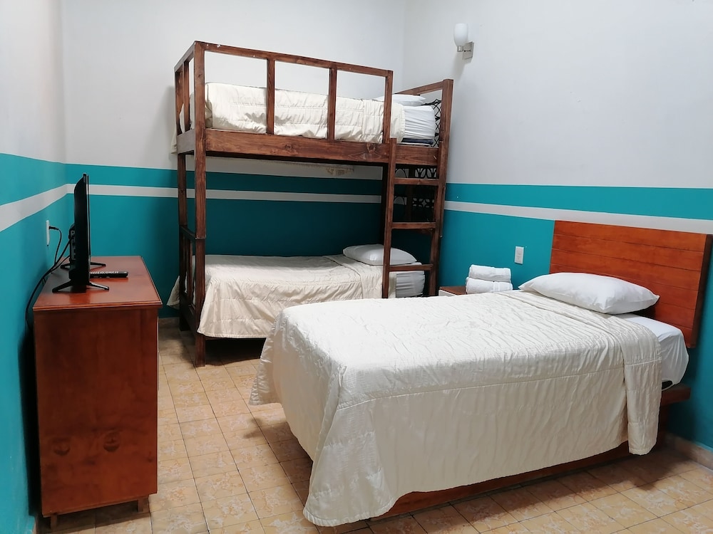 Double Room, Multiple Beds photo 1